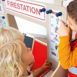 2-i-1 legestation - Brandstation & politistation