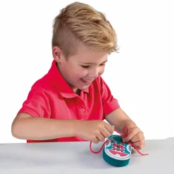Jeg lærer at binde snørebånd