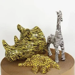 Stegosaurus af papmaché - L: 21,9 cm