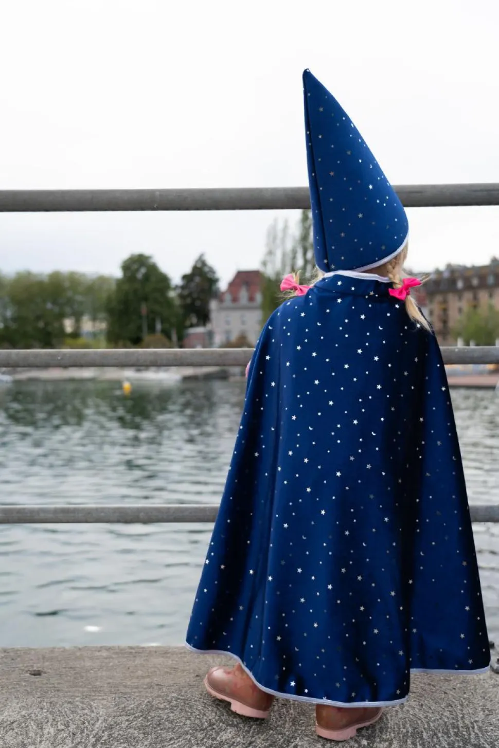 Troldmandskappe m. stjerner, str. 4-6 år